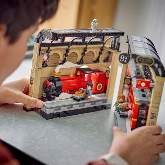 LEGO 76450 Book Nook Hogwarts Express New NIB in Hand - Picture 15 of 15